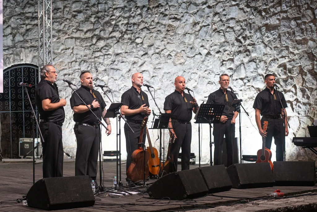 Klapa Baladur u nastupu